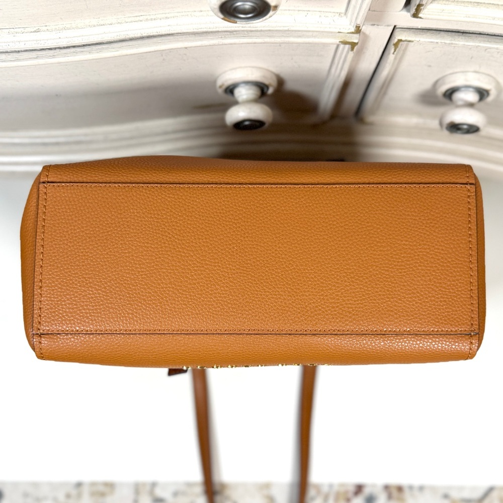 Marc Jacobs Jordan Pebbled Leather Tote - Picture 7 of 9